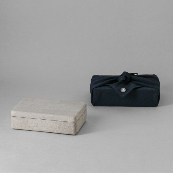 Shagreen Curved Box | Natural Speckle, M