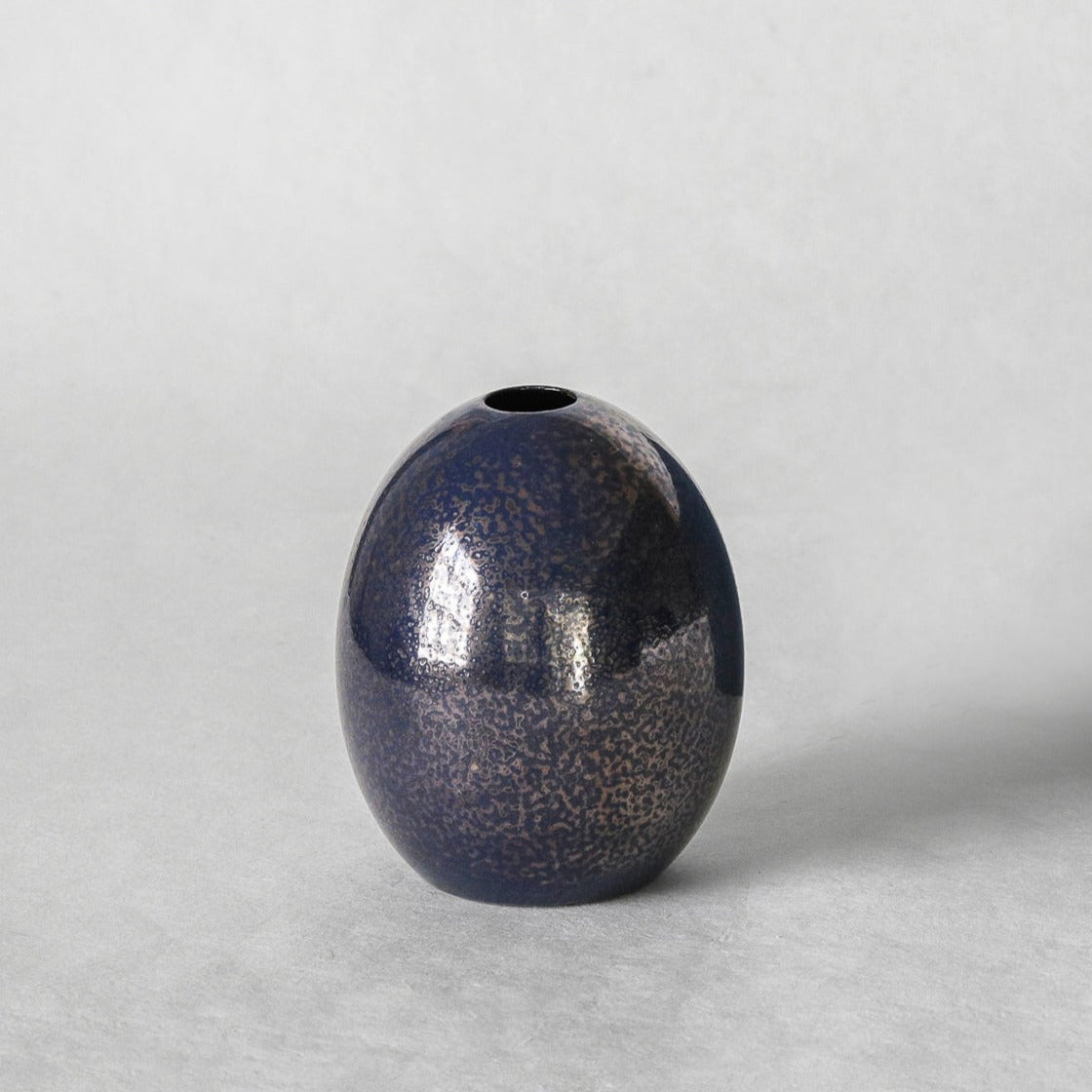 Pea Hen Dry Vase, Blue Bronze
